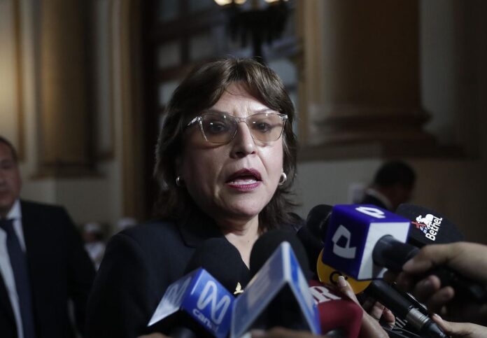 pleno-del-congreso-rechaza-inhabilitar-por-10-anos-a-delia-espinoza