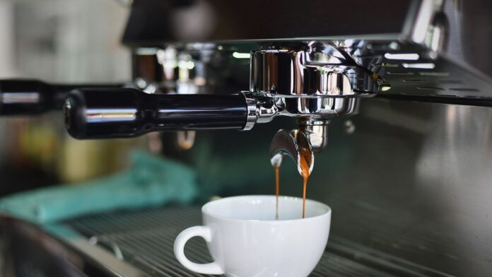 ¡atencion-ahorristas!-como-cambiar-tu-cafetera-por-un-modelo-nuevo-a-mitad-de-precio