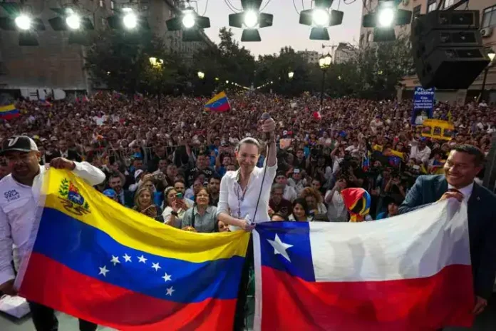 machado-atrae-a-17.000-personas-en-santiago-en-la-mayor-manifestacion-de-la-diaspora-venezolana-en-el-extranjero