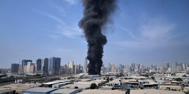 video-comentario-dubai-tente-de-preserver-son-image-malgre-la-guerre