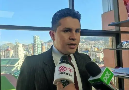 “fuera-mancagasto”:-diputado-manolo-rojas-es-abucheado-en-nor-yungas