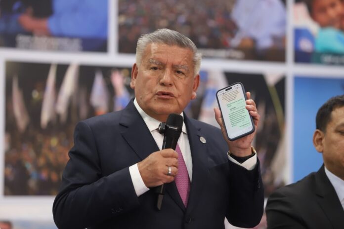 cesar-acuna-sobre-cuestionamientos-al-jefe-de-essalud:-“yo-no-tengo-que-ver-en-absoluto-en-el-nombramiento”