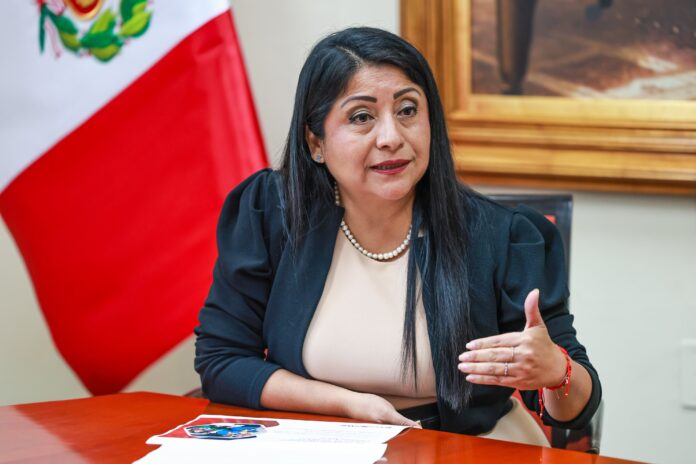 denisse-miralles-sobre-voto-de-confianza:-“confiamos-en-que-la-exposicion-ante-el-congreso-sea-positiva”