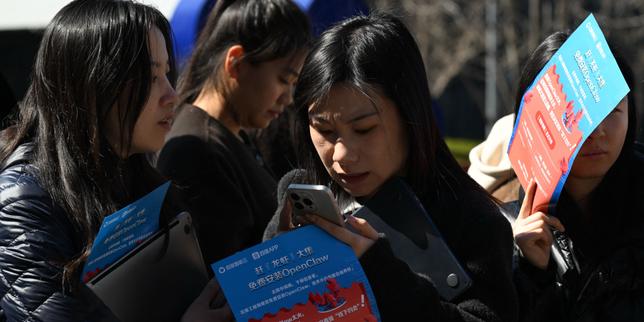 en-china,-la-calle-frente-a-openclaw,-el-agente-autonomo-ia