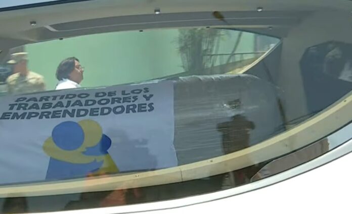 restos-del-candidato-presidencial-napoleon-becerra-llegan-a-lima-para-ser-velados