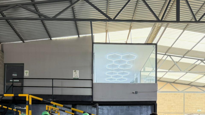 barranquilla,-primera-ciudad-en-colombia-con-una-planta-en-un-mercado-publico-que-transforma-frutas-danadas-en-fertilizantes,-abonos-y-energia