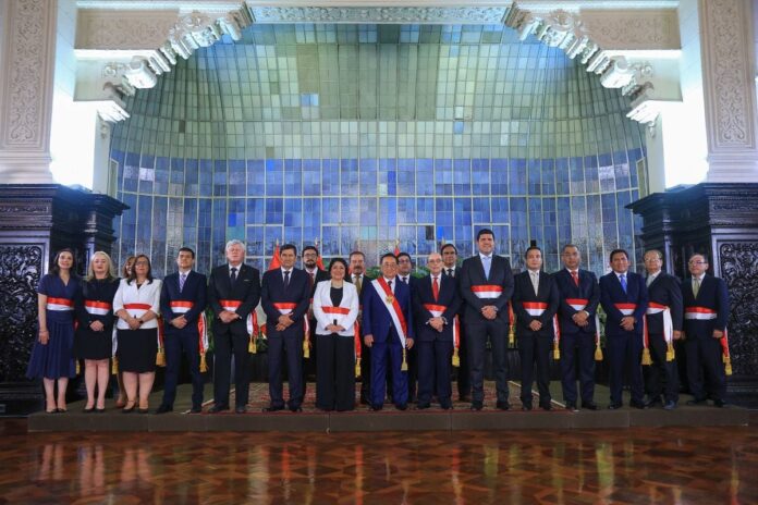 gremios-empresariales-piden-a-congresistas-actuar-“a-la-altura-de-las-circunstancias”-y-otorgar-voto-de-confianza-al-gabinete