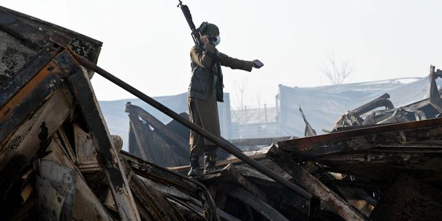 entre-pakistan-y-afganistan,-la-escalada-militar-se-produce-despues-de-un-bombardeo-que-involucra-a-mas-de-400-personas-en-kaboul.