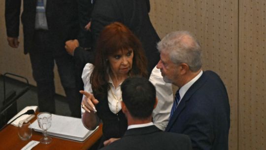 cristina-fernandez-de-kirchner-ataca-en-su-comparecencia-ante-el-tribunal-del-juicio-a-‘cuadernos’