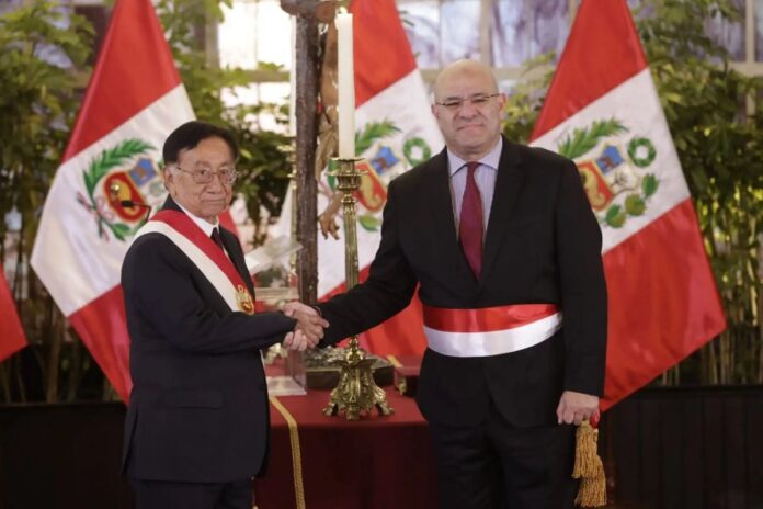 carlos-alberto-diaz-danino-jura-como-nuevo-ministro-de-defensa-en-el-gobierno-de-jose-maria-balcazar