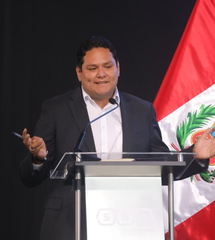 enrique-valderrama-propone-“shock”-en-seguridad-ciudadana-e-infraestructura-en-foro-de-candidatos