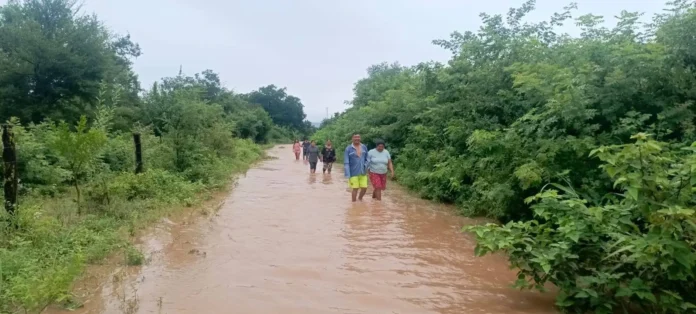 ante-inundaciones,-civicos-denuncian-falta-de-prevencion