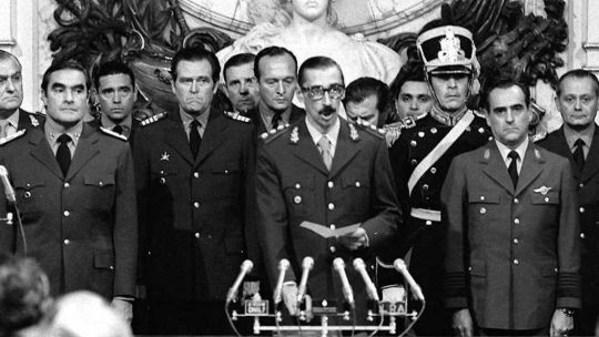cinco-decadas-despues-del-golpe-militar,-una-encuesta-muestra-un-fuerte-rechazo-a-la-dictadura-argentina