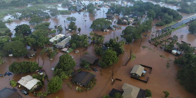 en-hawaii,-5.500-personas-evacuadas-tras-el-bombardeo-de-wahiawa-que-amenaza-de-ceder