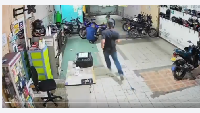 videos-|-comunidad-iba-a-linchar-a-un-presunto-ladron-y-en-otro-caso,-vecinos-evitaron-que-un-hombre-hurtara-una-iguana-en-el-sur-de-cali.