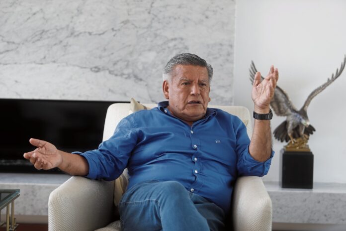candidato-cesar-acuna-participa-esta-noche-en-primera-fecha-del-debate-presidencial-del-jne