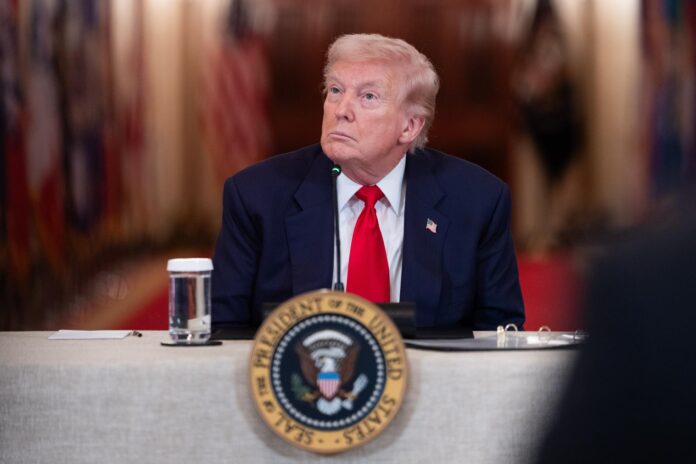 trump-negocia-con-un-lider-“respetado”-de-iran,-que-no-es-mojtaba-jamenei