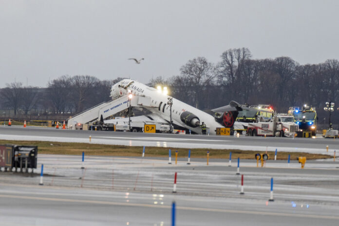 recuperan-la-caja-negra-del-avion-que-colisiono-en-nueva-york-con-un-camion-de-bomberos