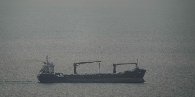 en-direct,-guerre-au-moyen-orient:-l’iran-relache-la-pression-sur-le-detroit-d’ormuz-sur-fond-de-negociations-avec-les-etats-unis