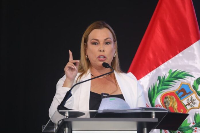 fiorella-molinelli:-“en-un-plazo-no-mayor-de-90-dias-capturaremos-a-[vladimir]-cerron-y-juan-silva”