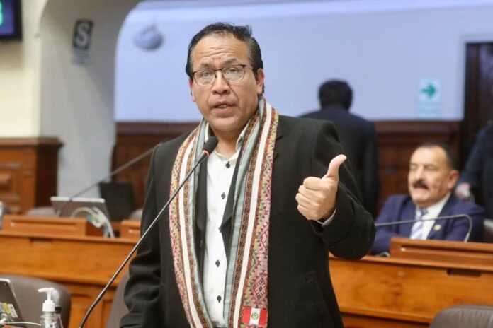 candidato-roberto-sanchez:-“creemos-que-el-peru-necesita-una-nueva-constitucion”