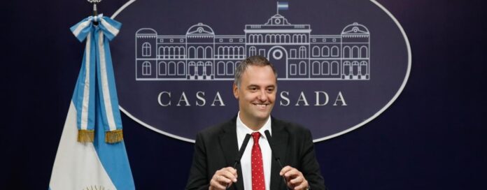 manuel-adorni-announces-new-bills-in-first-press-conference-since-scandals