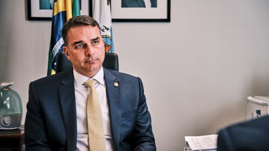 flavio-bolsonaro-supera-al-presidente-lula-en-las-encuestas-electorales-de-brasil