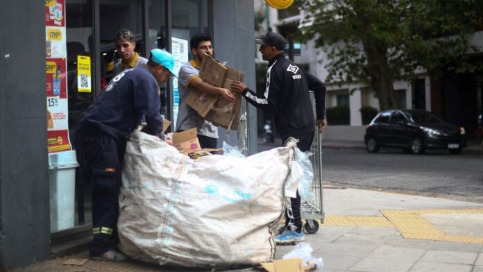 pobreza:-anticipan-un-freno-en-la-baja-y-se-encienden-luces-amarillas-para-este-ano