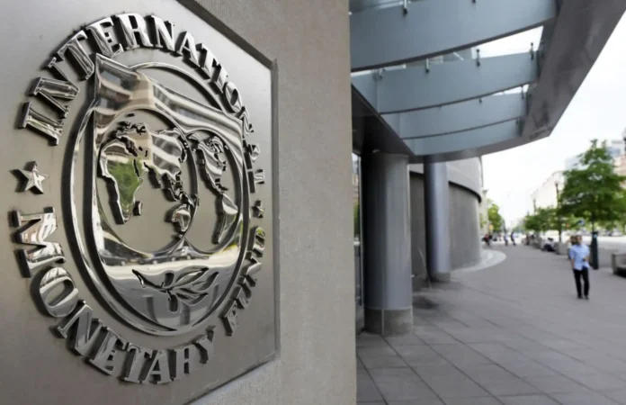 el-fmi-pide-a-peru-que-deje-de-saquear-las-pensiones-y-reforme-el-petroleo