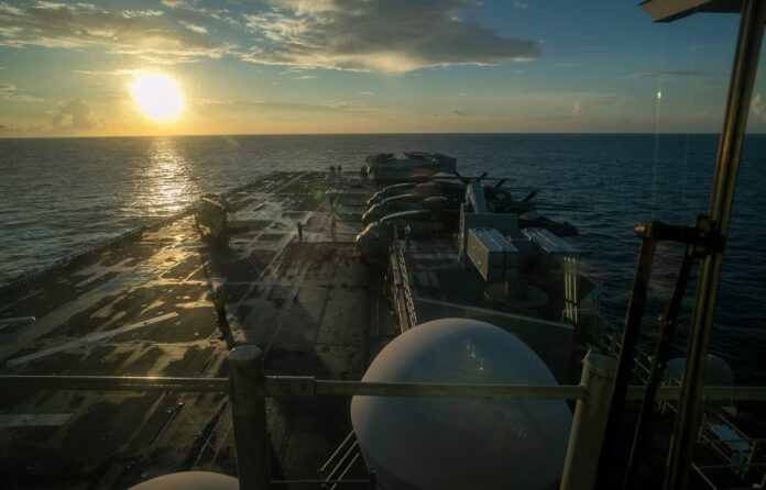 ee-uu-desplego-un-buque-con-3.500-marinos-en-medio-de-la-guerra-contra-iran