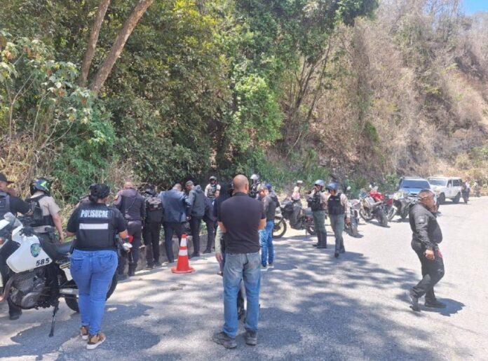 hallaron-cadaver-de-una-mujer-en-la-carretera-vieja-petare-guarenas:-presento-multiples-heridas-por-arma-blanca