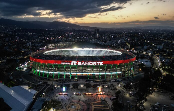 murio-un-aficionado-en-la-reapertura-del-estadio-azteca