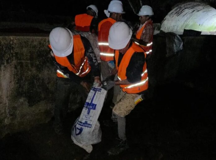 rescatan-a-ocho-trabajadores-que-estaban-atrapados-en-el-tunel-guamacan-en-sucre