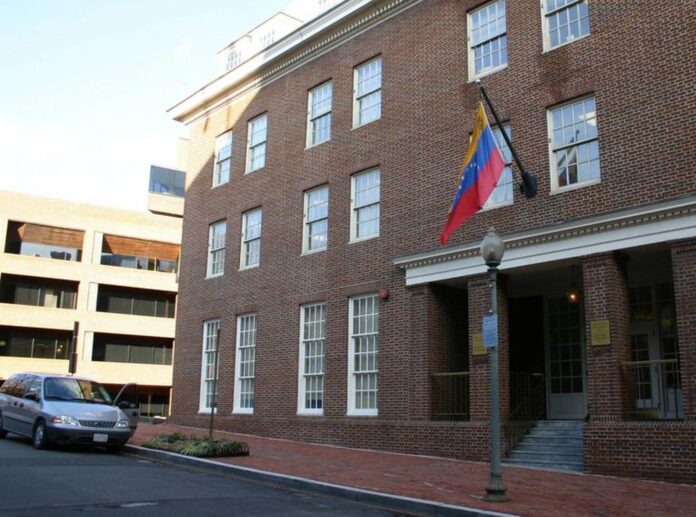 venezuela-inicia-recuperacion-de-su-embajada-en-washington