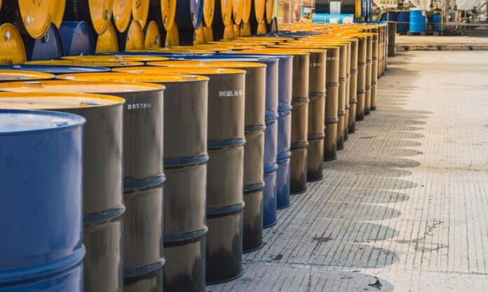los-precios-del-petroleo-cierran-alza-por-renovadas-amenazas-de-trump-contra-iran