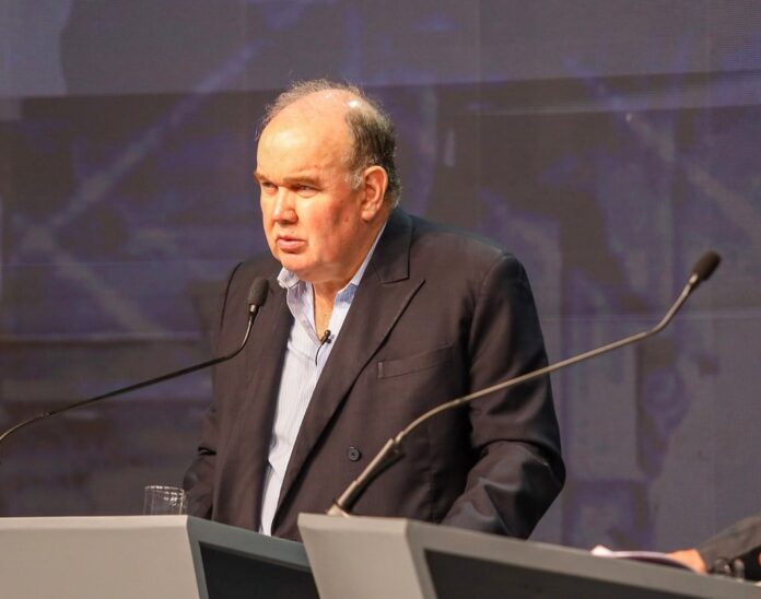 el-candidato-rafael-lopez-aliaga-participa-esta-noche-en-la-quinta-fecha-del-ciclo-de-debates-presidenciales-del-jne