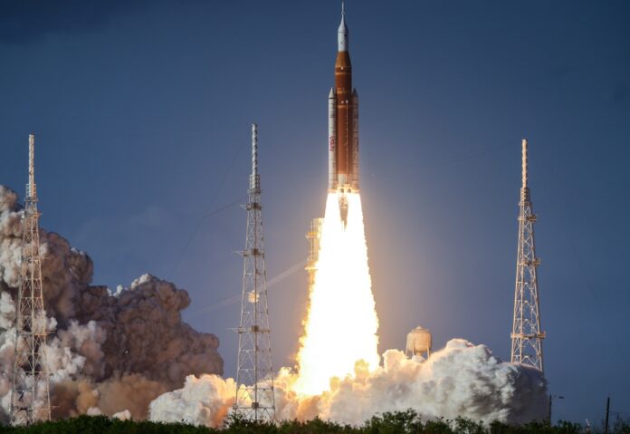 mision-artemis-ii:-los-ingenieros-venezolanos-detras-del-cohete-mas-potente-de-la-nasa