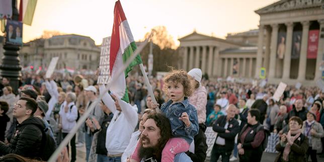 dans-la-hongrie-de-viktor-orban,-a-la-veille-des-legislatives,-une-ambiance-de-fin-de-regne