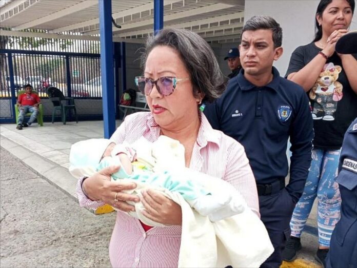 rescatan-a-recien-nacida-abandonada-en-las-adyacencias-del-hospital-jm-casal-ramos-en-portuguesa