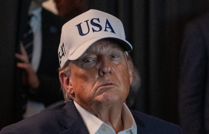 trump-soporta-su-postura-contra-iran:-amenaza-con-ataques-masivos-si-falla-la-negociacion