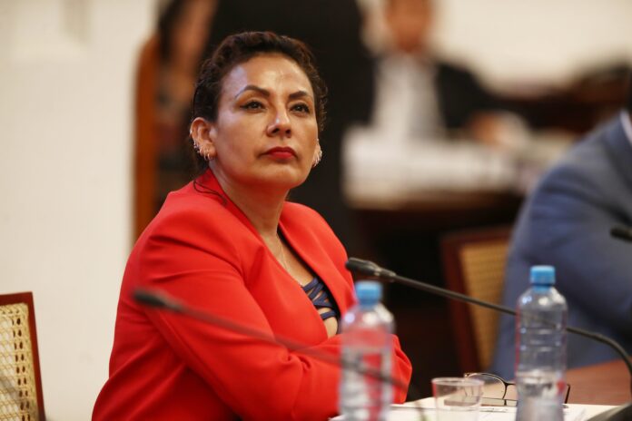 kira-alcarraz:-comision-de-etica-realizara-audiencia-contra-congresista-este-lunes-6-por-agredir-a-fiscalizador-del-sat