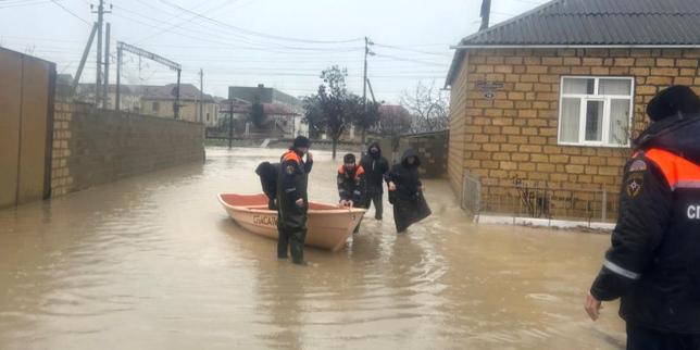 rusia:-cinq-morts-et-des-millers-d’evacuations-lors-d’inondations-provoquees-par-de-fortes-pluies
