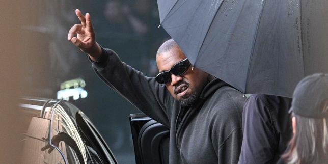 kanye-west-interrumpio-la-entrada-a-royaume-uni-a-la-suite-de-propos-antisemitas;-le-festival-a-l’origine-de-son-invitacion-anulada