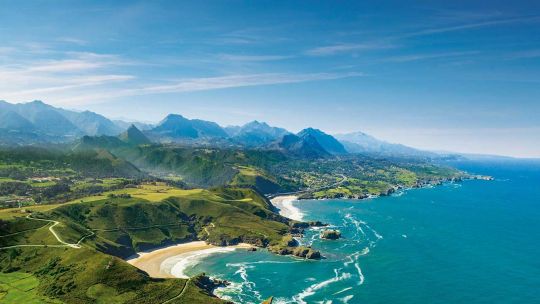 por-que-viajar-a-asturias:-el-paraiso-natural-de-espana-que-sorprende-a-los-argentinos