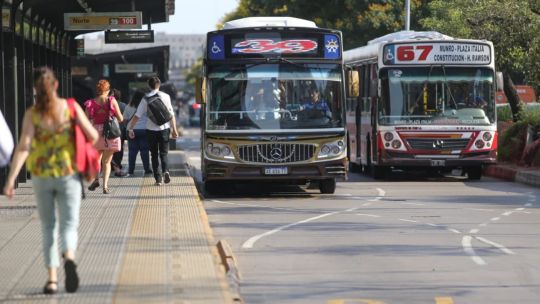 menos-autobuses-en-las-calles-de-argentina-a-medida-que-aumentan-los-costos-del-combustible-y-no-se-pagan-los-subsidios