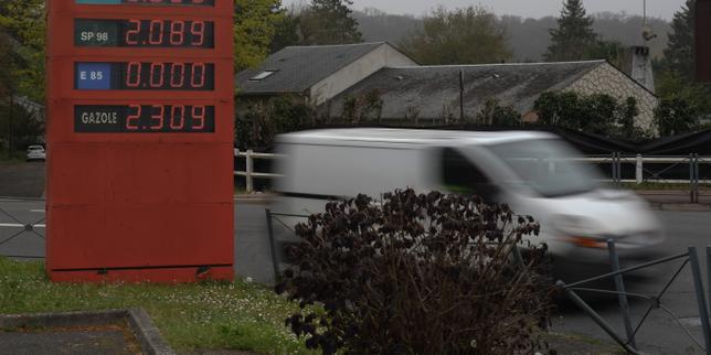 40-euros-por-17-litros-de-carburante:-a-la-station-service,-les-inegalites-se-creusent-au-moment-de-faire-le-plein