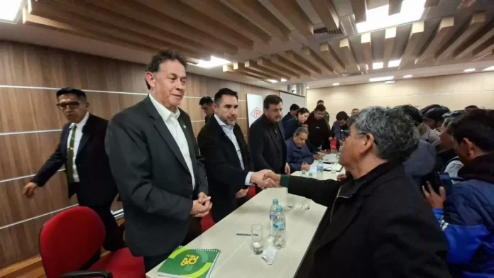 transportistas-levantan-paro-en-oruro-tras-firmar-acta-de-compromiso