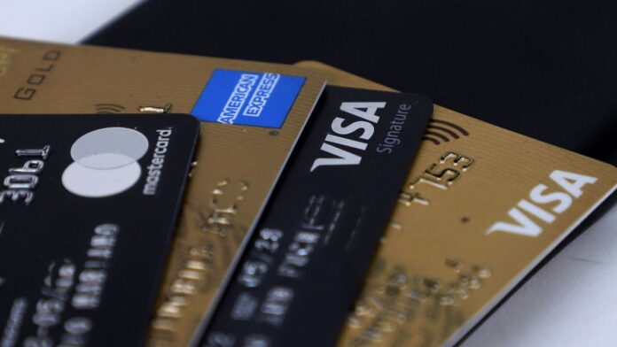 la-financiacion-con-tarjetas-de-credito-cayo-6,8%-real-en-el-primer-trimestre-y-advierten-por-contraccion-del-consumo