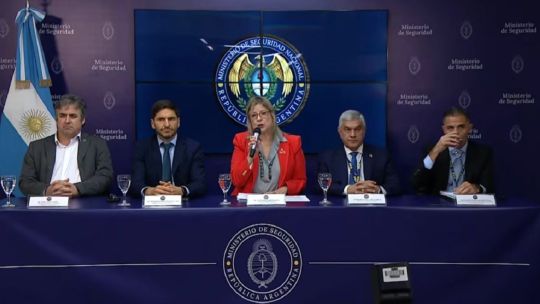 las-autoridades-en-argentina-dicen-que-un-tiroteo-fatal-en-una-escuela-vinculo-a-la-comunidad-criminal-en-linea-‘tcc’