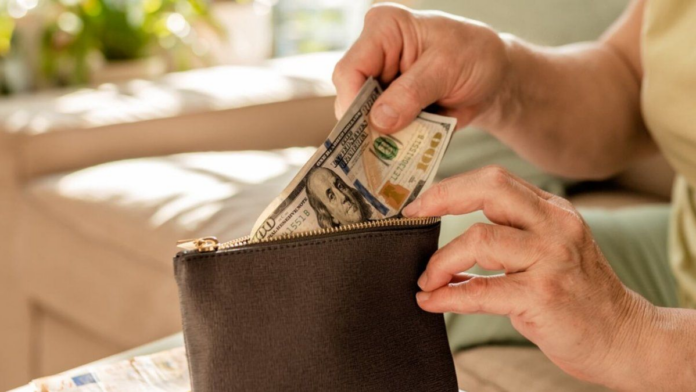 el-mejor-consejo-para-conseguir-tu-ahorro-en-dolares:-de-que-trata-el-“metodo-de-barrido”